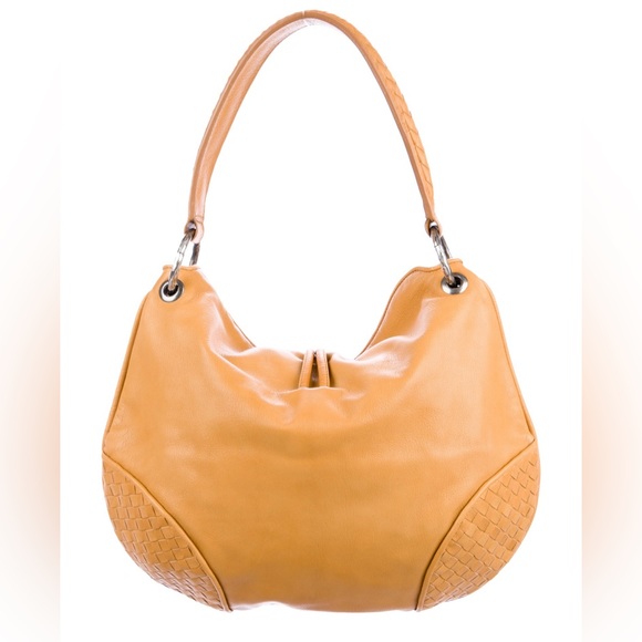 Bottega Veneta marigold leather shoulder bag. - Picture 3 of 5